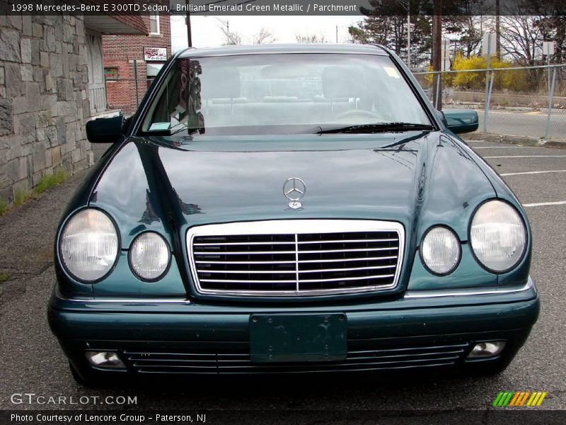 Brilliant Emerald Green Metallic / Parchment 1998 Mercedes-Benz E 300TD Sedan