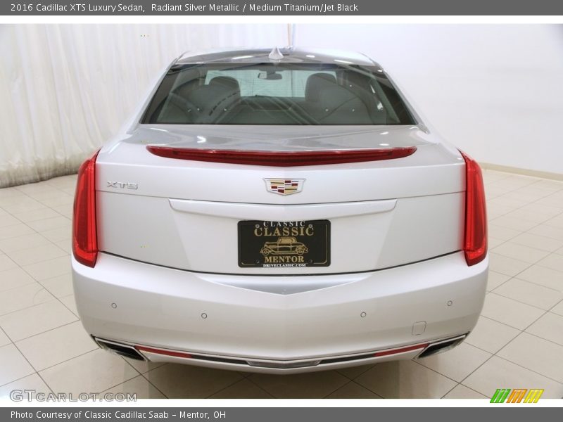 Radiant Silver Metallic / Medium Titanium/Jet Black 2016 Cadillac XTS Luxury Sedan