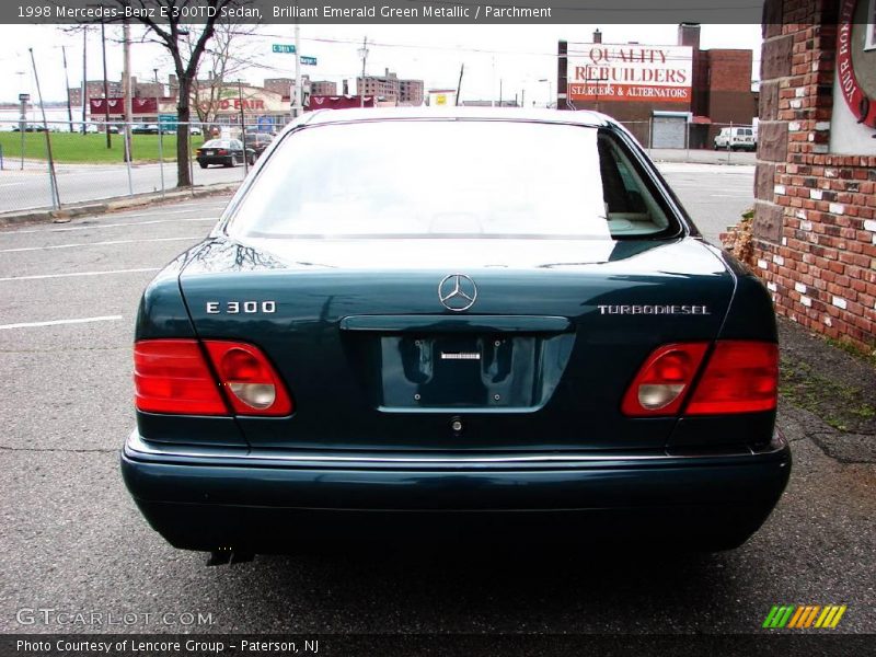 Brilliant Emerald Green Metallic / Parchment 1998 Mercedes-Benz E 300TD Sedan