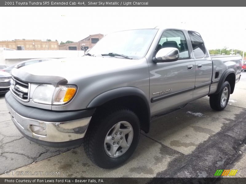 Silver Sky Metallic / Light Charcoal 2001 Toyota Tundra SR5 Extended Cab 4x4
