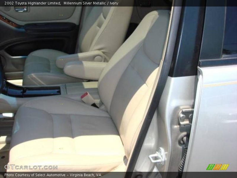 Millennium Silver Metallic / Ivory 2002 Toyota Highlander Limited