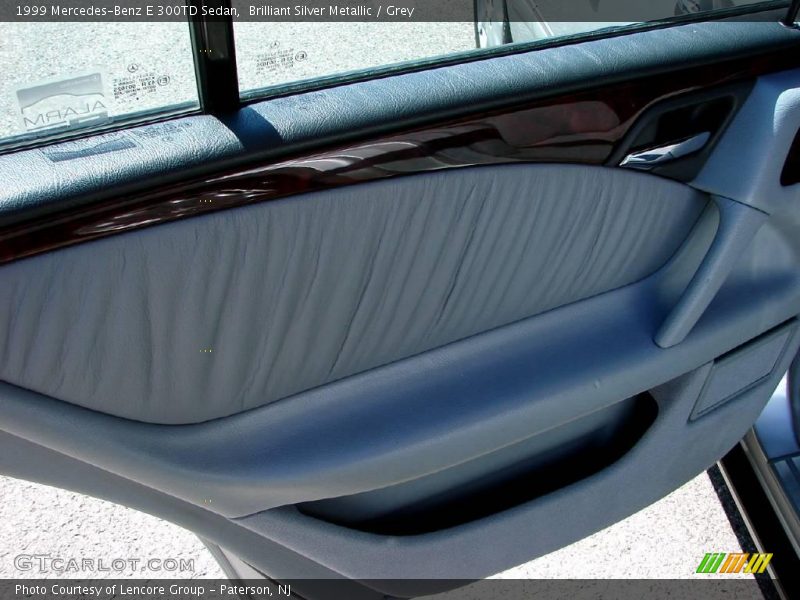 Brilliant Silver Metallic / Grey 1999 Mercedes-Benz E 300TD Sedan