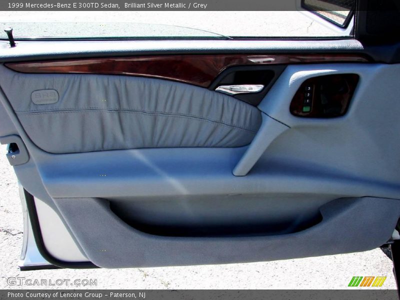 Brilliant Silver Metallic / Grey 1999 Mercedes-Benz E 300TD Sedan
