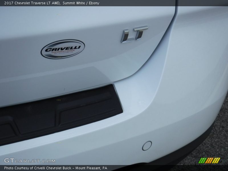 Summit White / Ebony 2017 Chevrolet Traverse LT AWD