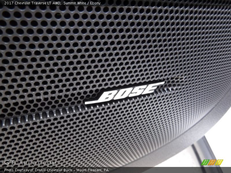 Summit White / Ebony 2017 Chevrolet Traverse LT AWD