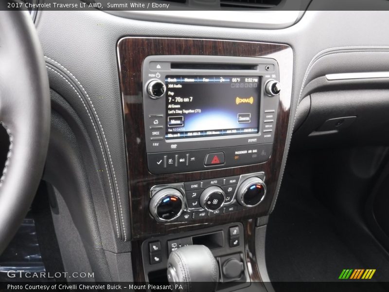 Summit White / Ebony 2017 Chevrolet Traverse LT AWD