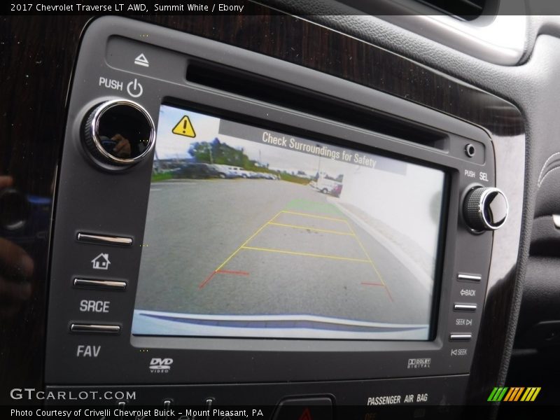 Summit White / Ebony 2017 Chevrolet Traverse LT AWD