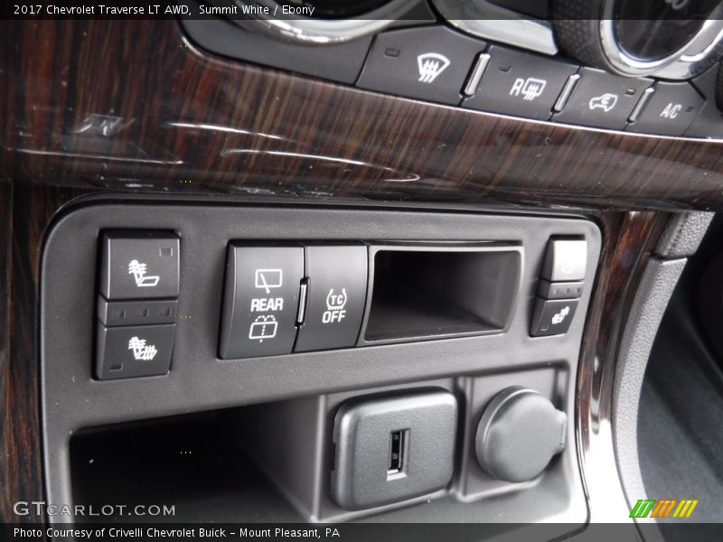 Summit White / Ebony 2017 Chevrolet Traverse LT AWD
