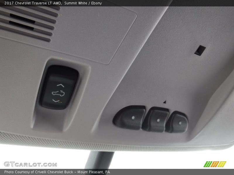 Summit White / Ebony 2017 Chevrolet Traverse LT AWD
