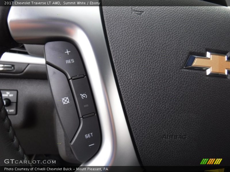 Summit White / Ebony 2017 Chevrolet Traverse LT AWD