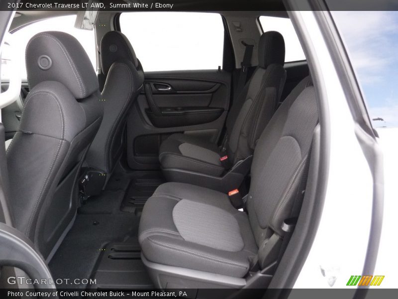 Summit White / Ebony 2017 Chevrolet Traverse LT AWD