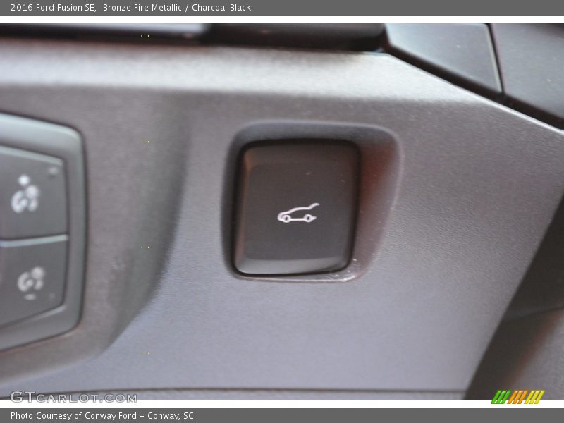 Bronze Fire Metallic / Charcoal Black 2016 Ford Fusion SE