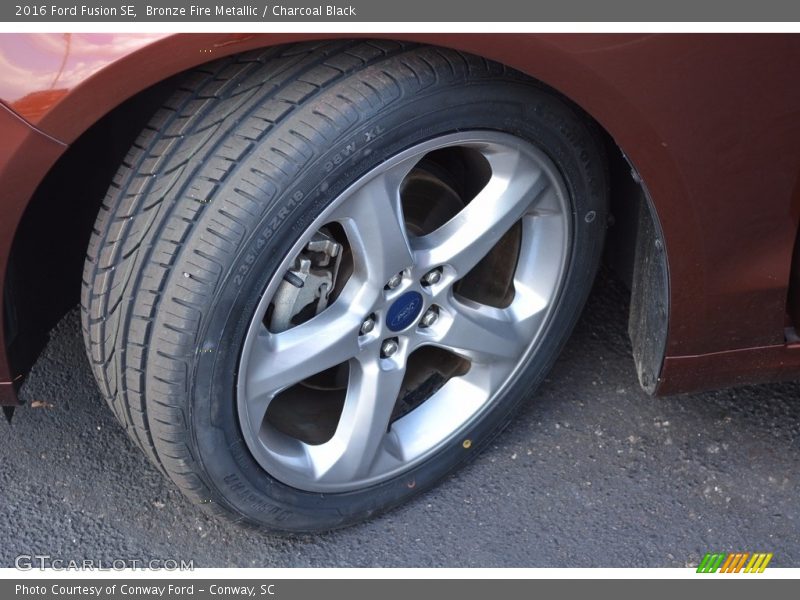 Bronze Fire Metallic / Charcoal Black 2016 Ford Fusion SE
