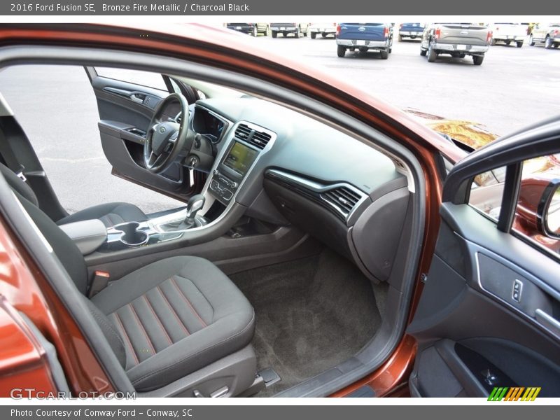 Bronze Fire Metallic / Charcoal Black 2016 Ford Fusion SE