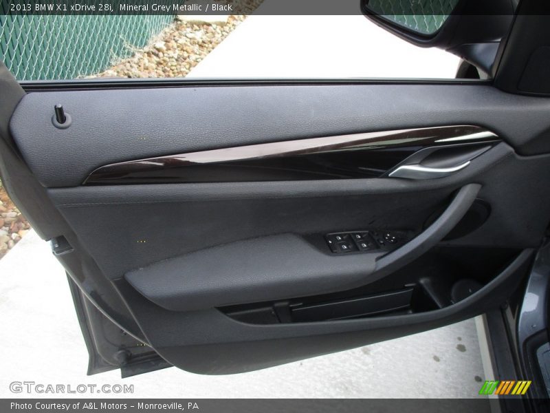 Mineral Grey Metallic / Black 2013 BMW X1 xDrive 28i