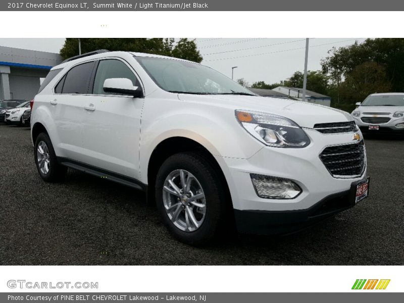 Summit White / Light Titanium/Jet Black 2017 Chevrolet Equinox LT