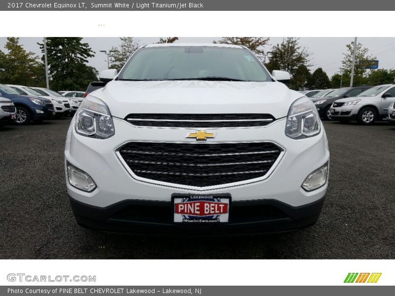 Summit White / Light Titanium/Jet Black 2017 Chevrolet Equinox LT