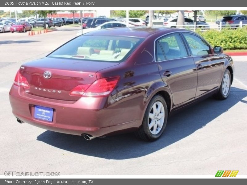 Cassis Red Pearl / Ivory 2005 Toyota Avalon XLS
