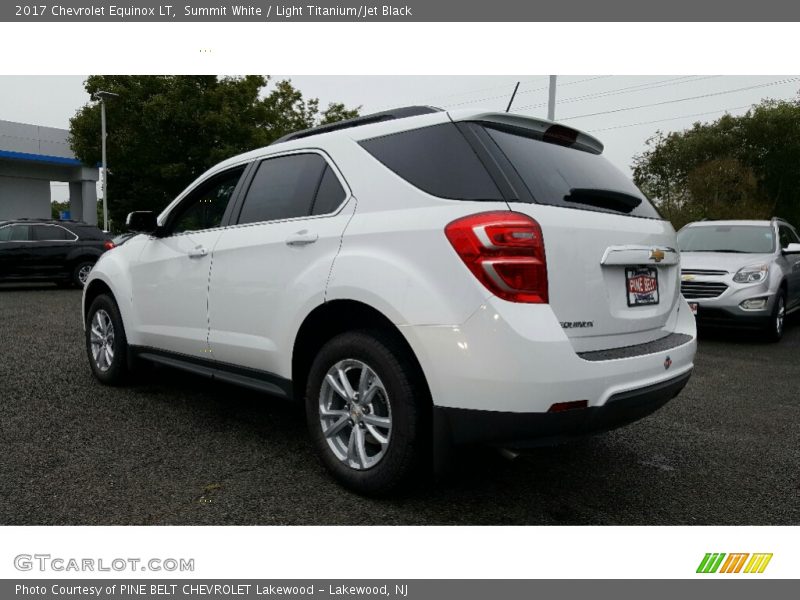 Summit White / Light Titanium/Jet Black 2017 Chevrolet Equinox LT