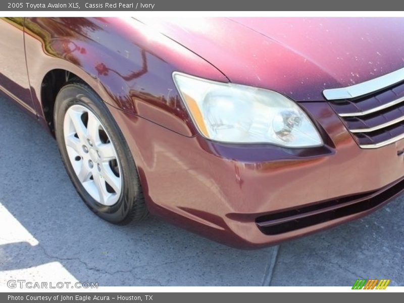 Cassis Red Pearl / Ivory 2005 Toyota Avalon XLS