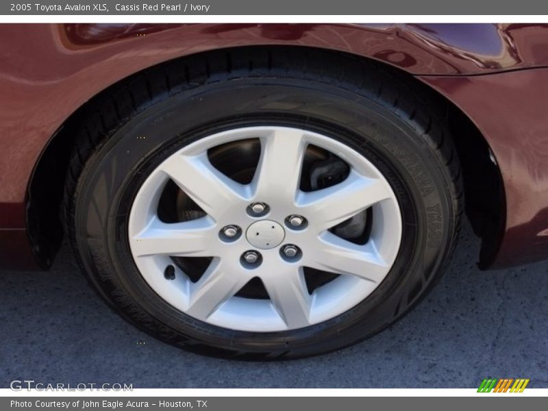 Cassis Red Pearl / Ivory 2005 Toyota Avalon XLS