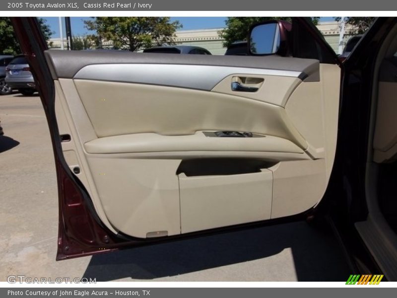 Cassis Red Pearl / Ivory 2005 Toyota Avalon XLS