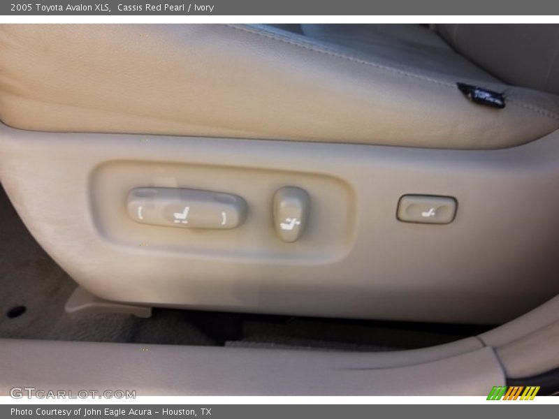 Cassis Red Pearl / Ivory 2005 Toyota Avalon XLS