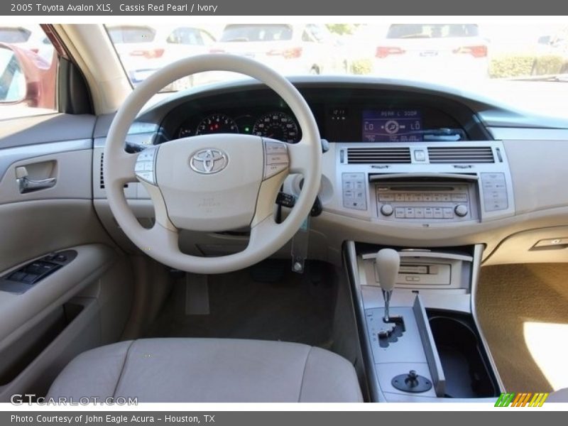 Cassis Red Pearl / Ivory 2005 Toyota Avalon XLS