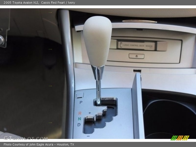 Cassis Red Pearl / Ivory 2005 Toyota Avalon XLS