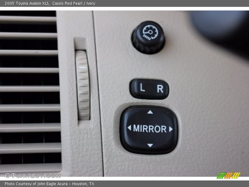Cassis Red Pearl / Ivory 2005 Toyota Avalon XLS