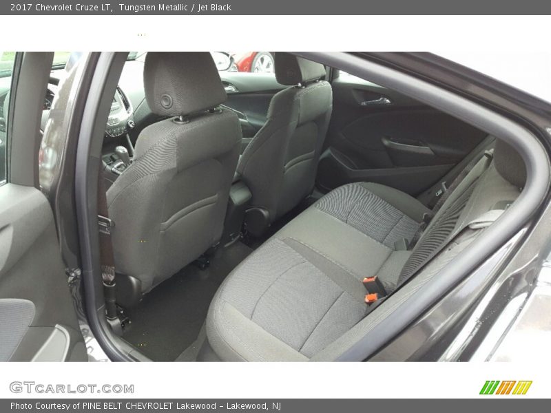 Tungsten Metallic / Jet Black 2017 Chevrolet Cruze LT