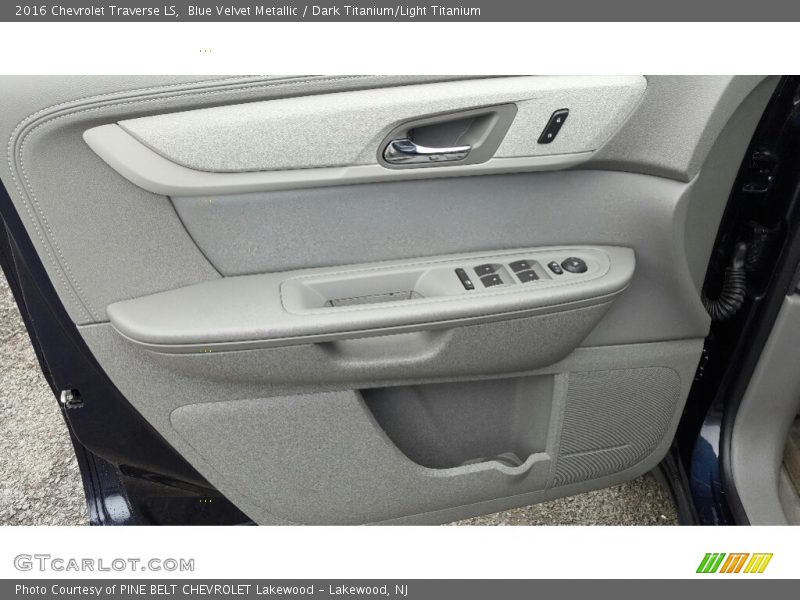 Blue Velvet Metallic / Dark Titanium/Light Titanium 2016 Chevrolet Traverse LS