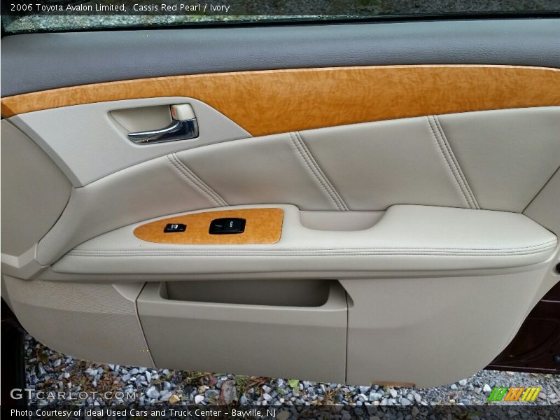Cassis Red Pearl / Ivory 2006 Toyota Avalon Limited