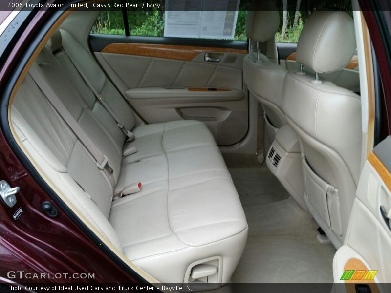 Cassis Red Pearl / Ivory 2006 Toyota Avalon Limited