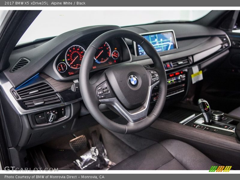 Alpine White / Black 2017 BMW X5 xDrive35i