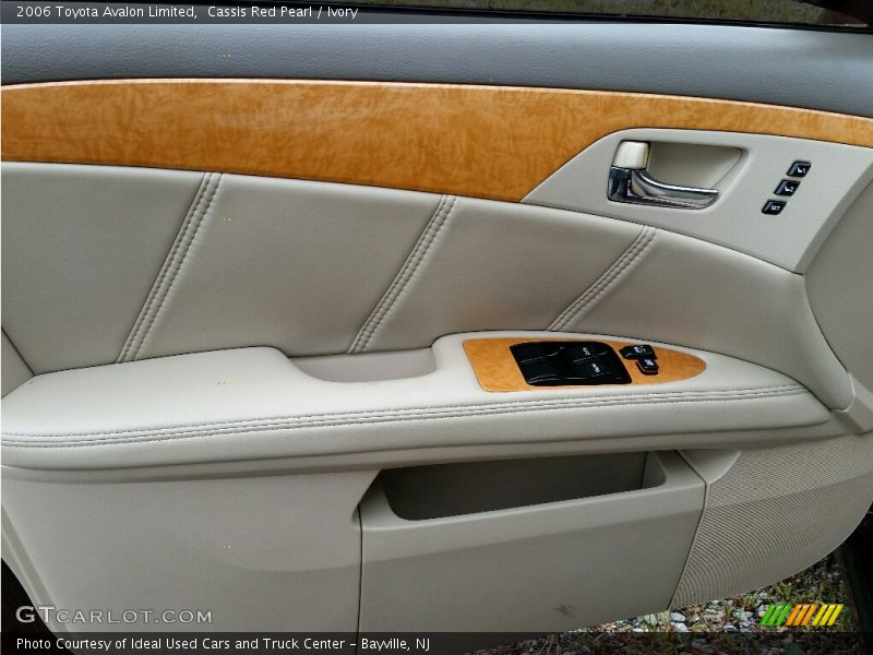 Cassis Red Pearl / Ivory 2006 Toyota Avalon Limited