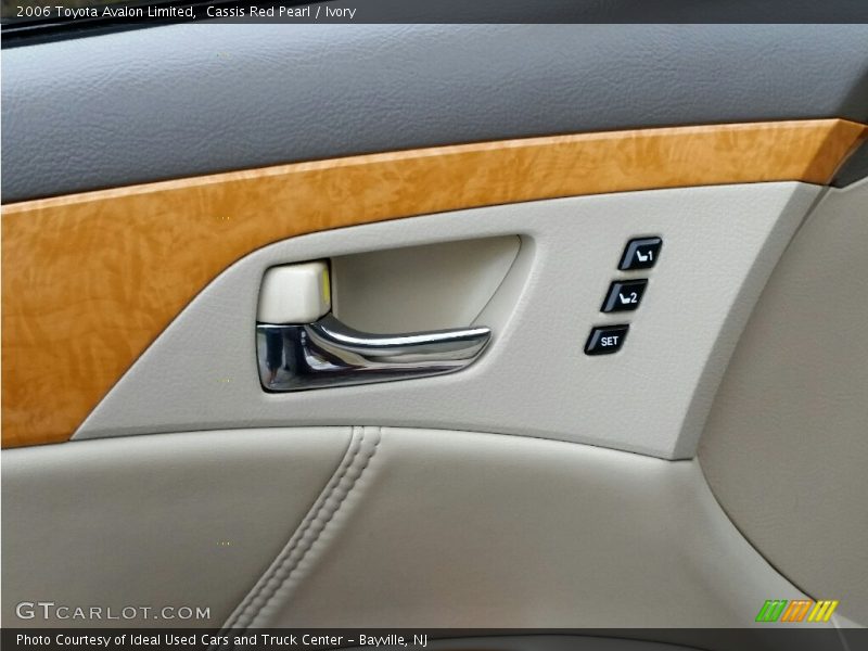 Cassis Red Pearl / Ivory 2006 Toyota Avalon Limited