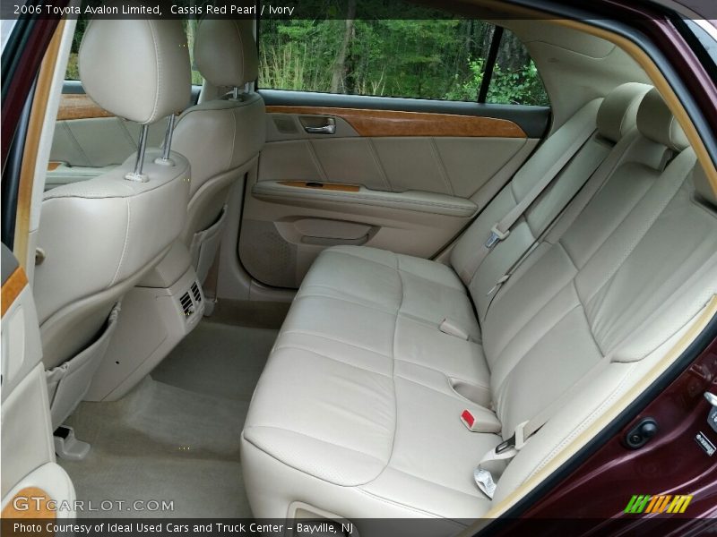 Cassis Red Pearl / Ivory 2006 Toyota Avalon Limited