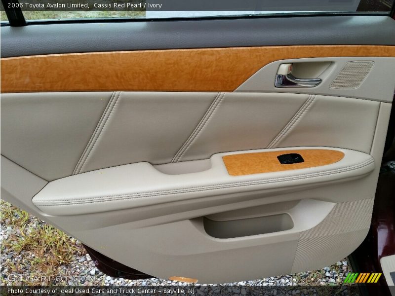 Cassis Red Pearl / Ivory 2006 Toyota Avalon Limited