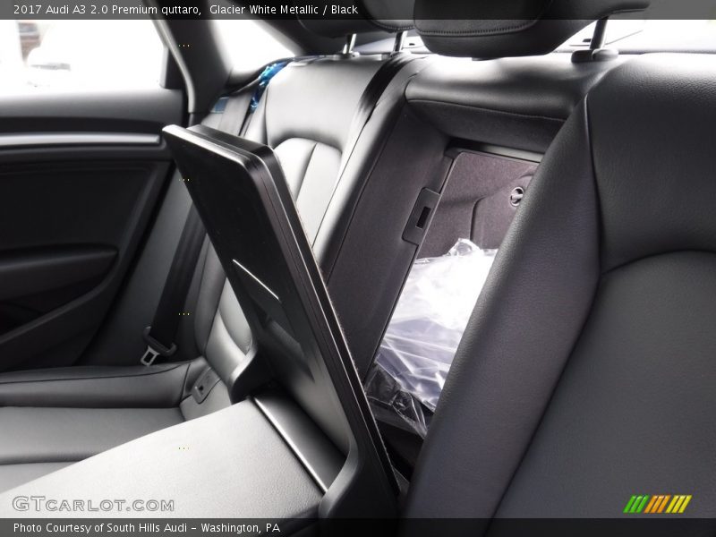 Glacier White Metallic / Black 2017 Audi A3 2.0 Premium quttaro