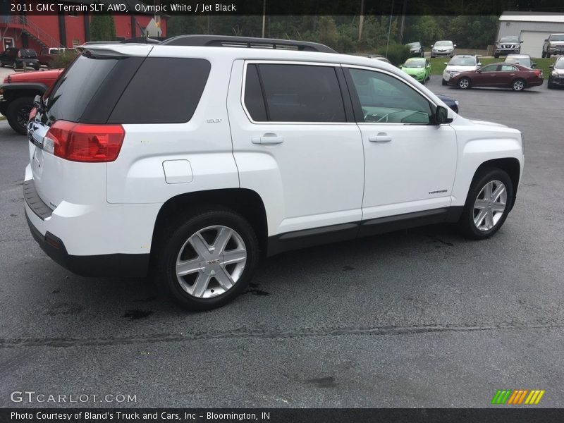 Olympic White / Jet Black 2011 GMC Terrain SLT AWD