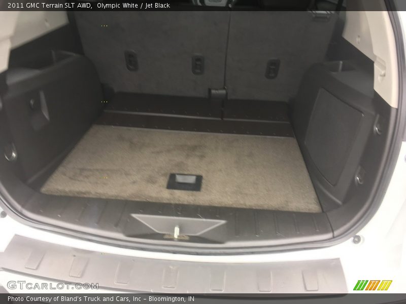 Olympic White / Jet Black 2011 GMC Terrain SLT AWD