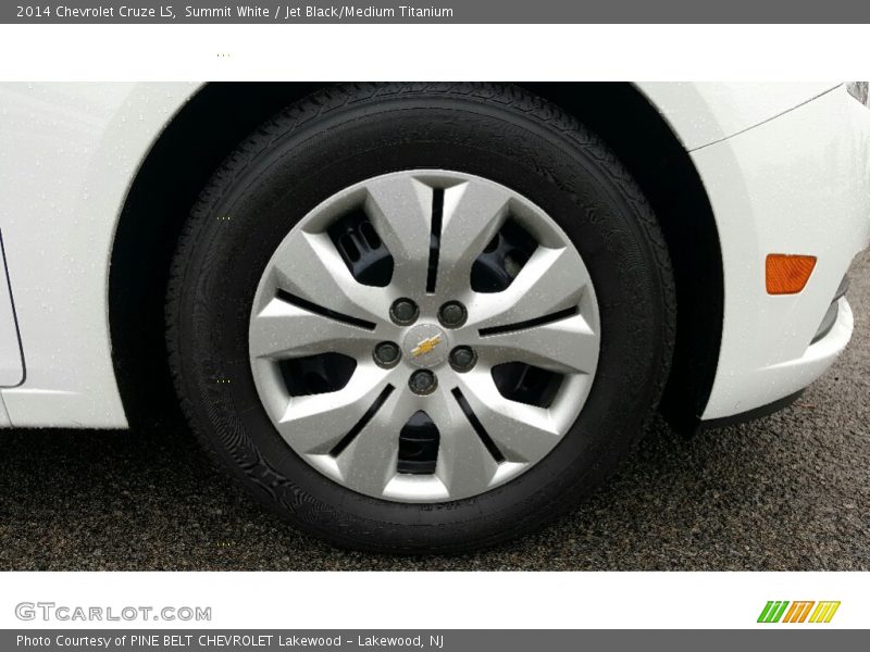 Summit White / Jet Black/Medium Titanium 2014 Chevrolet Cruze LS