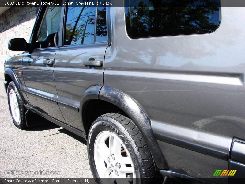 Bonatti Grey Metallic / Black 2003 Land Rover Discovery SE
