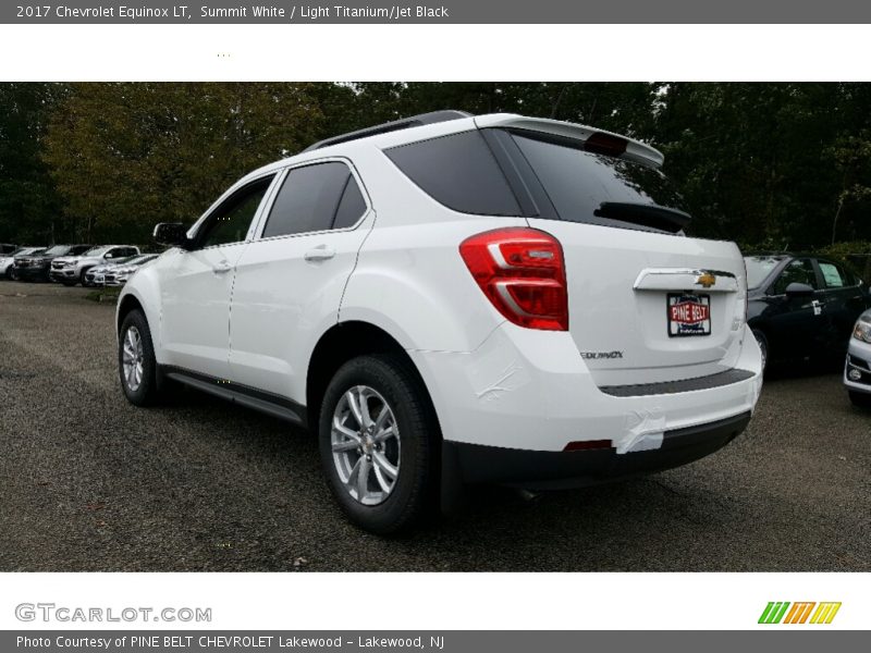Summit White / Light Titanium/Jet Black 2017 Chevrolet Equinox LT