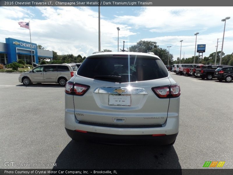 Champagne Silver Metallic / Dark Titanium/Light Titanium 2016 Chevrolet Traverse LT