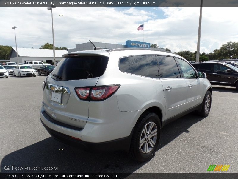 Champagne Silver Metallic / Dark Titanium/Light Titanium 2016 Chevrolet Traverse LT