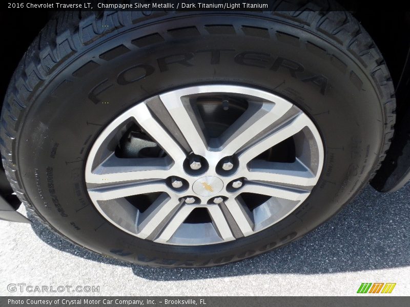 Champagne Silver Metallic / Dark Titanium/Light Titanium 2016 Chevrolet Traverse LT