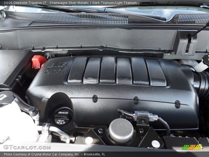 Champagne Silver Metallic / Dark Titanium/Light Titanium 2016 Chevrolet Traverse LT