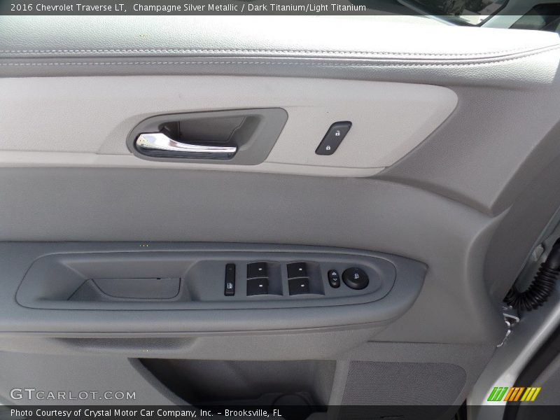 Champagne Silver Metallic / Dark Titanium/Light Titanium 2016 Chevrolet Traverse LT
